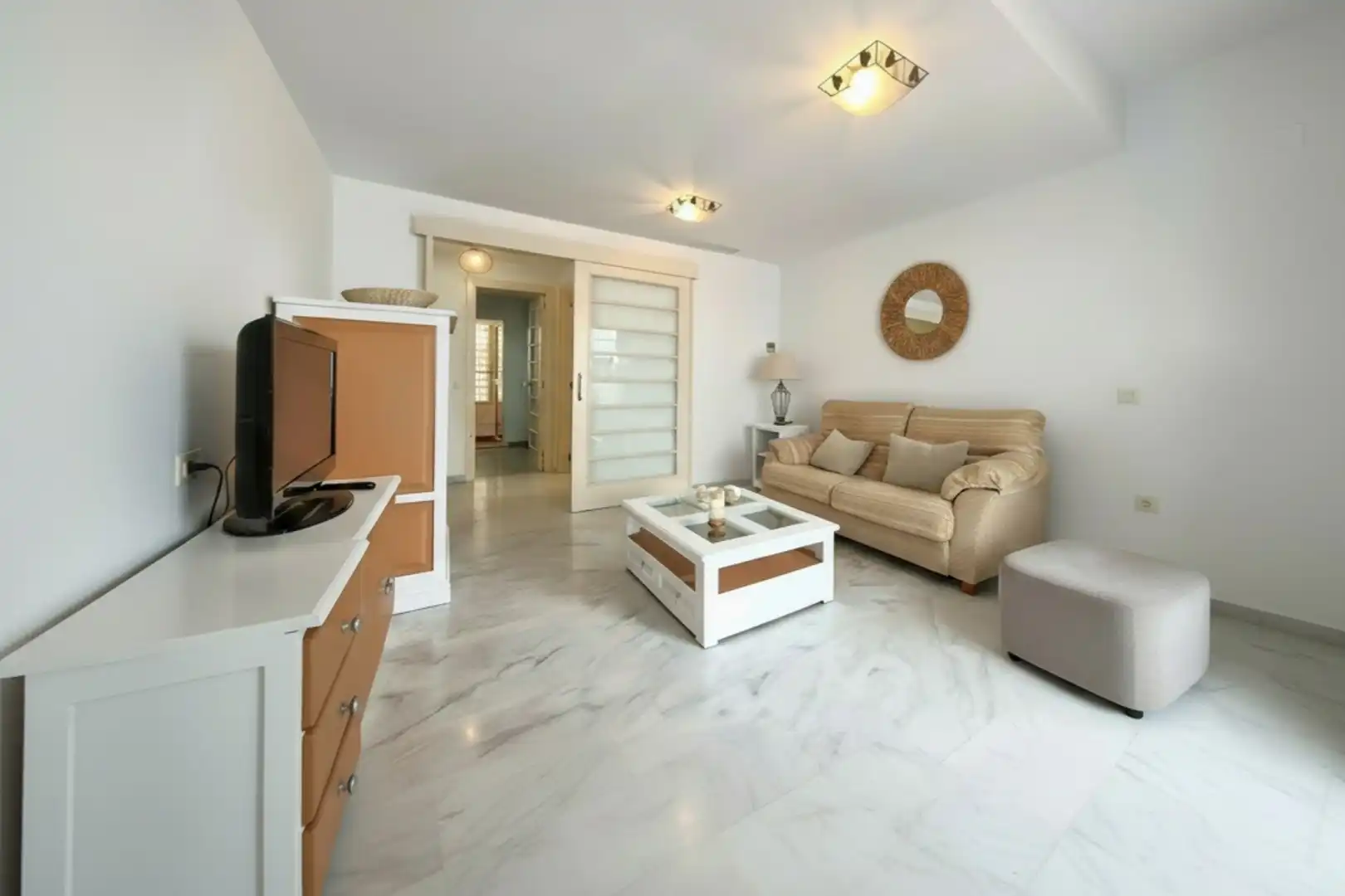Living room of Flat for sale in Estepona  with Air Conditioner, Heating and Terrace