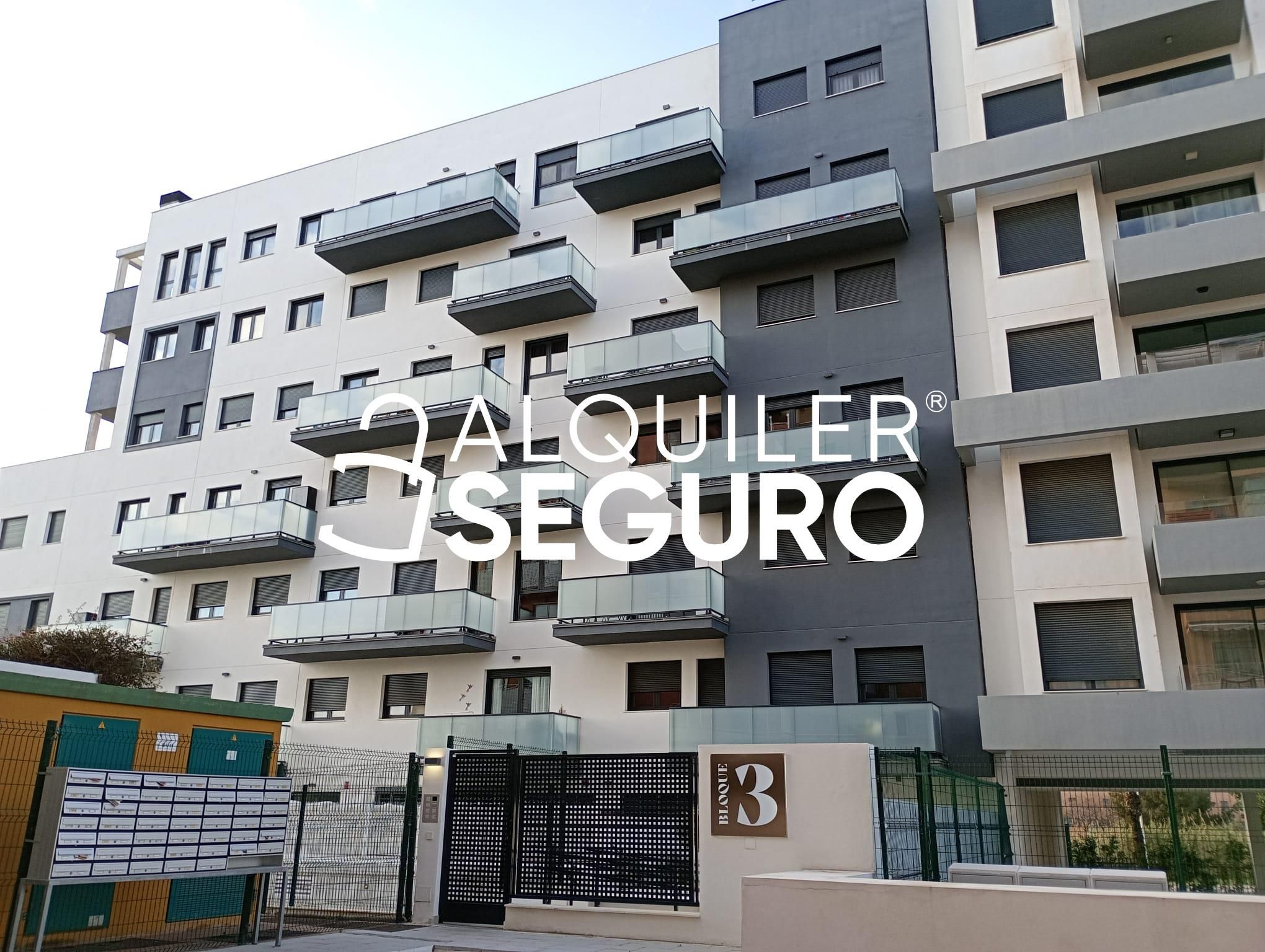 Exterior view of Flat for rent in Málaga Capital  with Air Conditioner, Terrace and Storage room