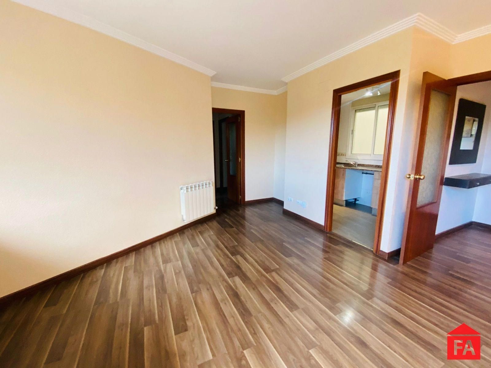 Bedroom of Flat for sale in El Vendrell  with Heating, Parquet flooring and Terrace