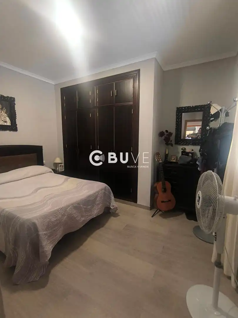 Habitación de Casa adosada en venta en Lucena con Calefacción y Amueblado