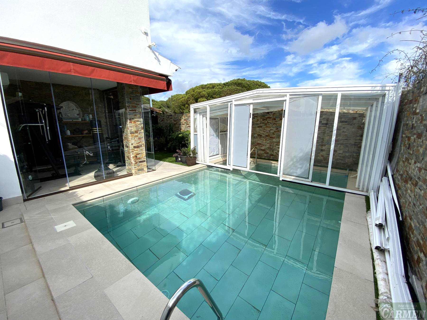 Piscina de Casa o xalet en venda en Chiclana de la Frontera amb Aire condicionat, Calefacció i Traster