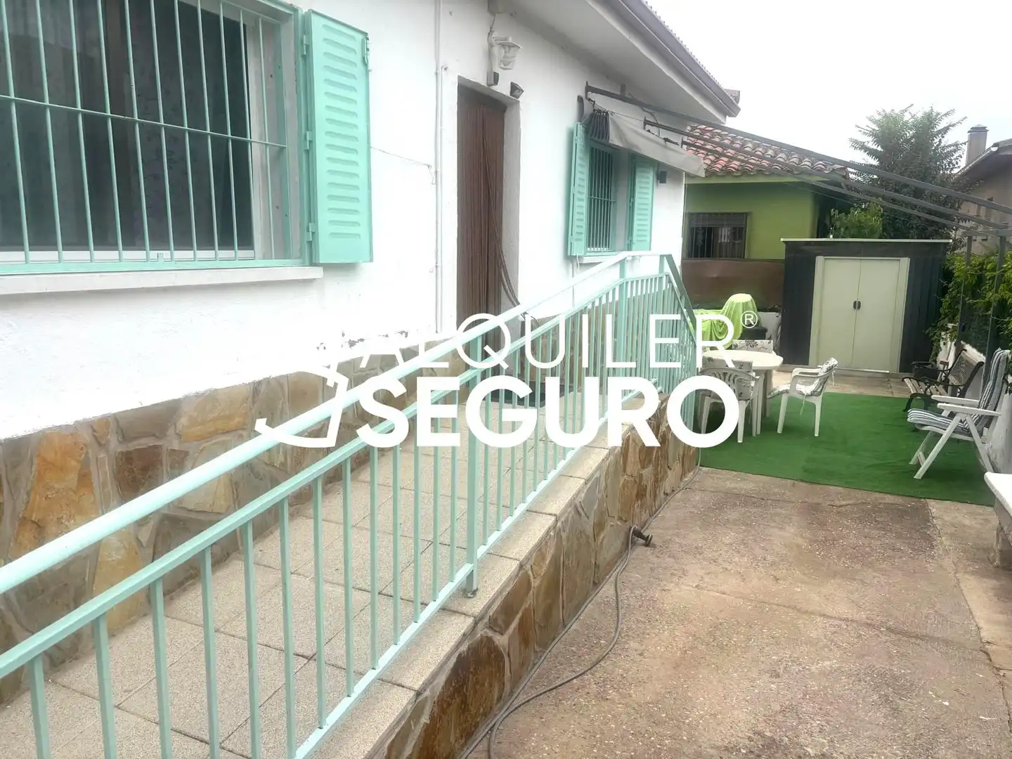 Exterior view of Houses for rent in Lozoyuela-Navas-Sieteiglesias  with Heating, Storage room and Furnished