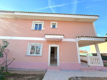 Maison jumelée à vendre à Montserrat