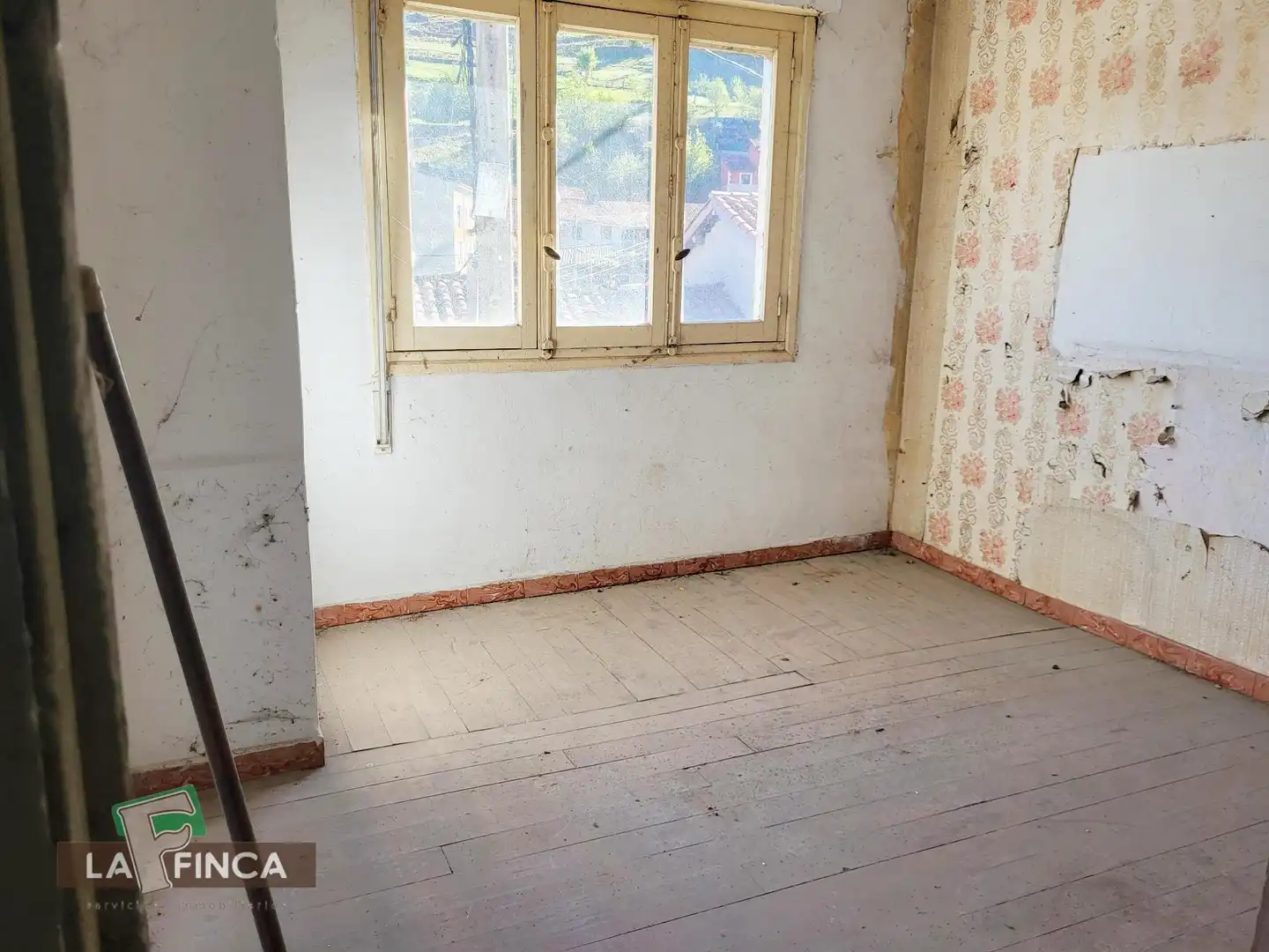 Houses for sale in Laviana  with Storage room