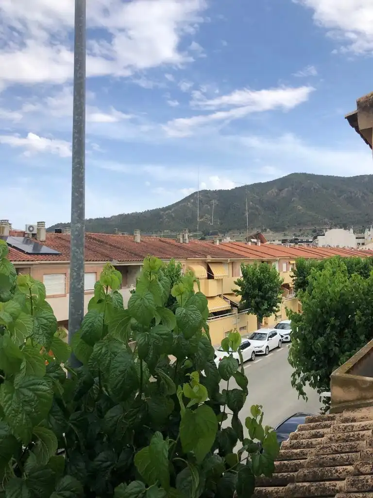 Außenansicht von Einfamilien-Reihenhaus zur Miete in Murcia mit Klimaanlage, Privatgarten und Abstellraum