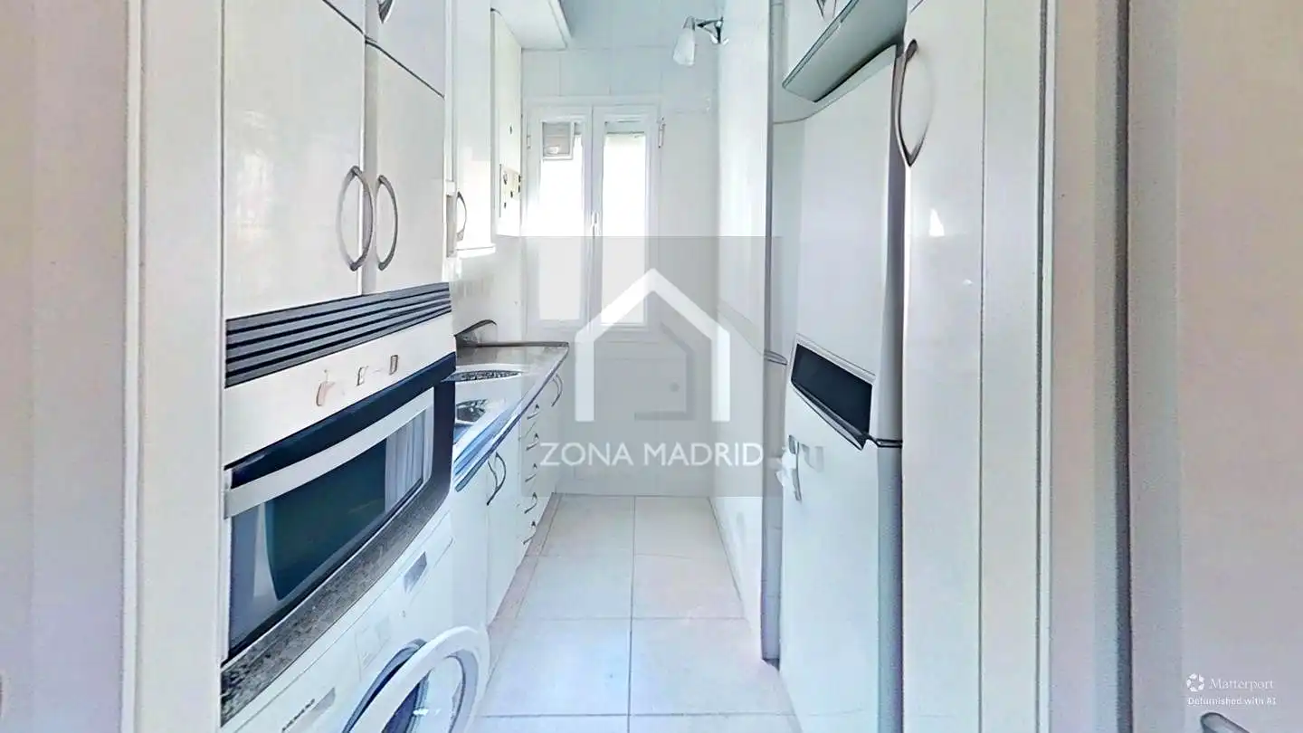 Cocina de Piso en venta en Madrid con Calefacción