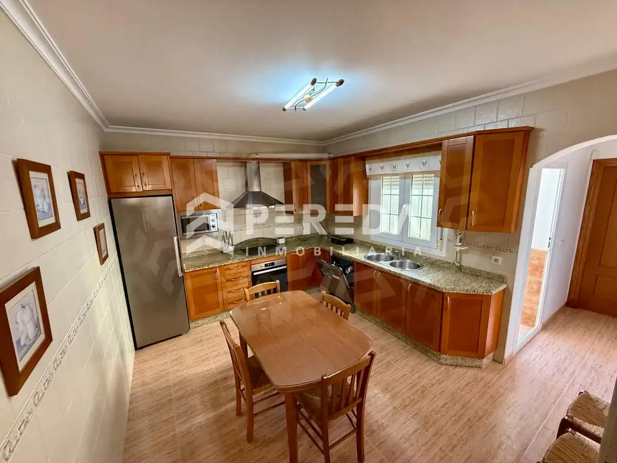 Cuina de Casa o xalet en venda en La Mojonera amb Jardí privat, Terrassa i Moblat