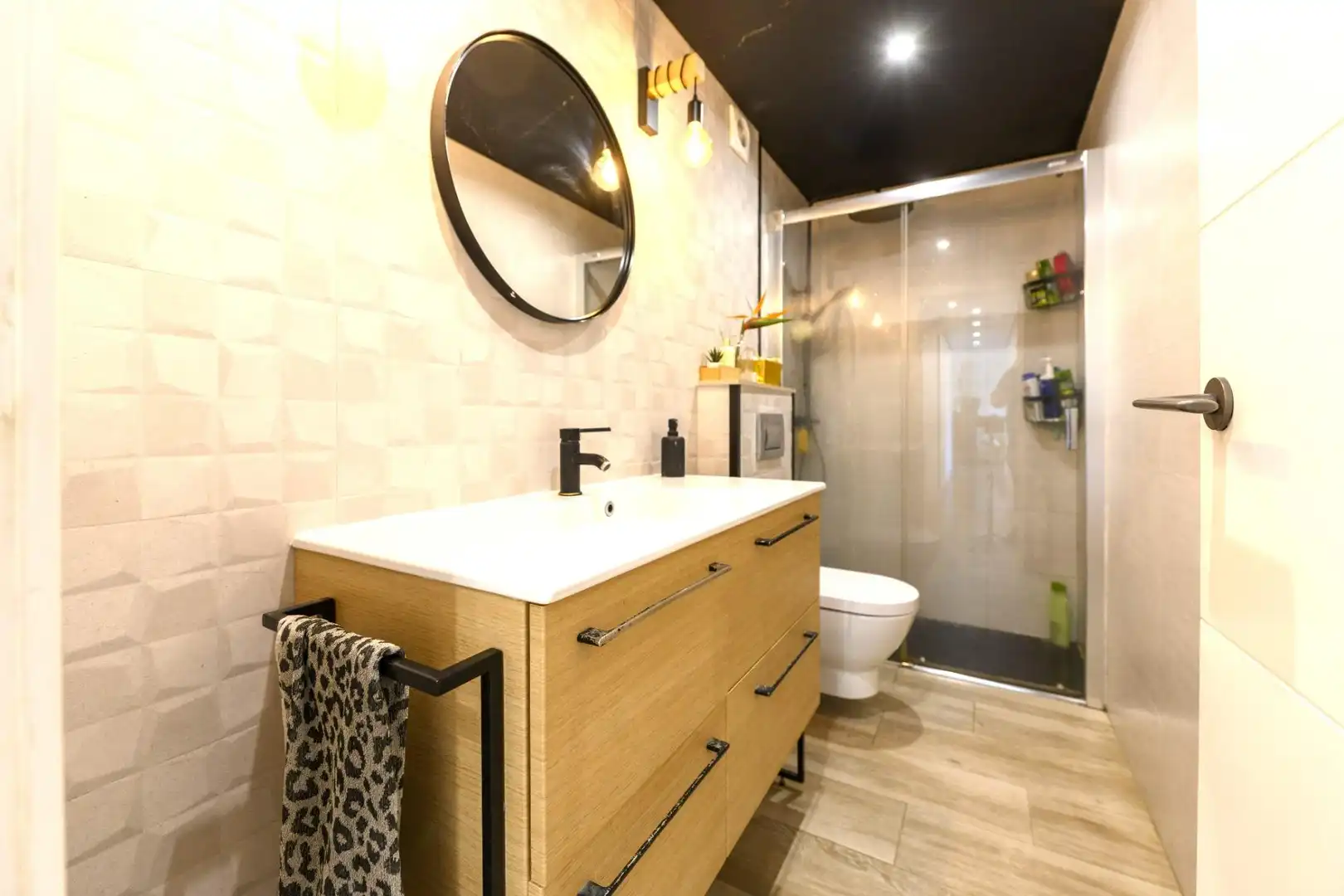 Baño de Piso en venta en Zarautz con Calefacción y Trastero