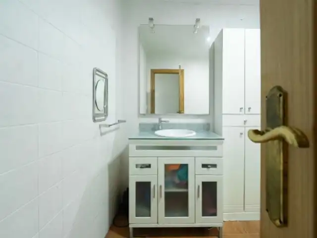 Bany de Pis en venda en Riba-roja de Túria amb Aire condicionat, Terrassa i Traster