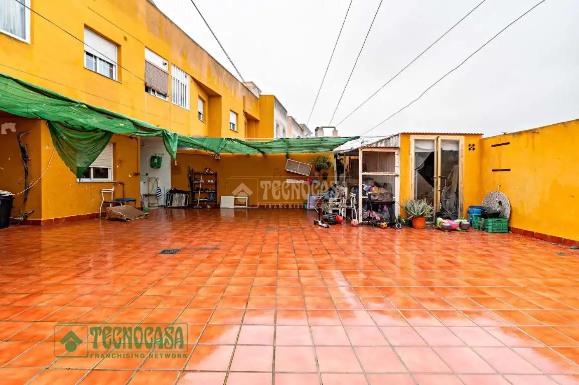 Vista exterior de Piso en venta en El Ejido con Aire acondicionado y Amueblado