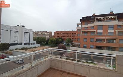 Exterior view of Single-family semi-detached for sale in  Albacete Capital  with Terrace and Balcony