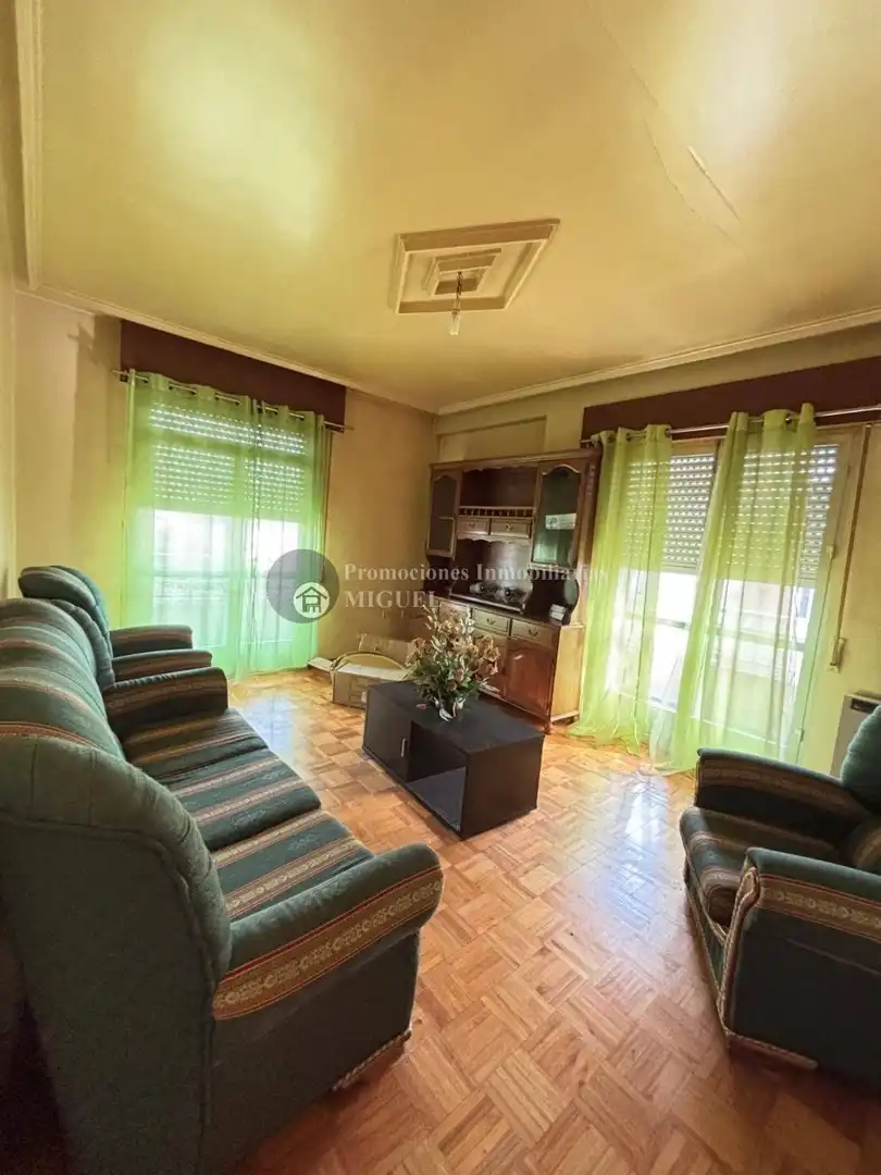 Flat for sale in Verín