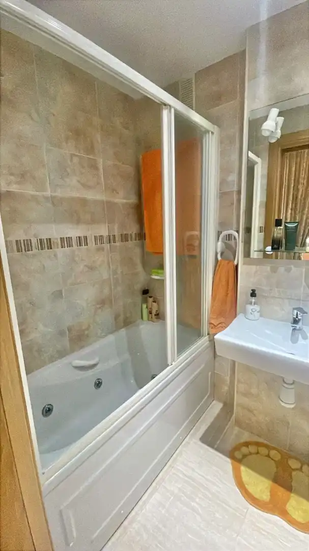Bathroom of Apartments for sale in Oropesa del Mar / Orpesa  with Air Conditioner, Terrace and Storage room