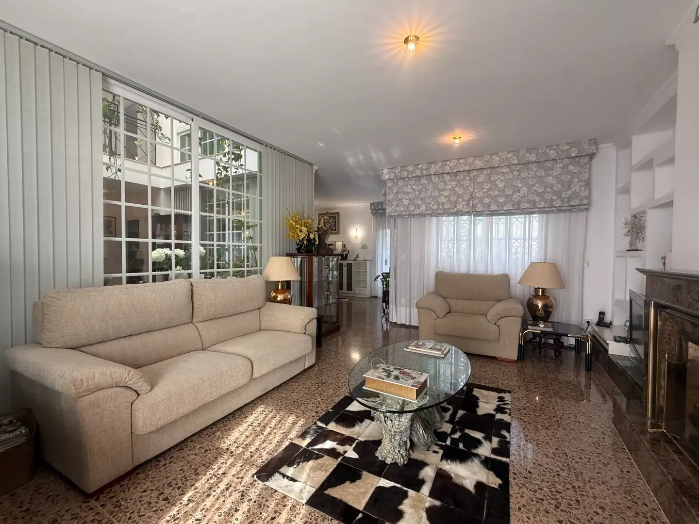 Wohnzimmer von Haus zum Verkauf in Begues mit Heizung, Privatgarten und Terrasse