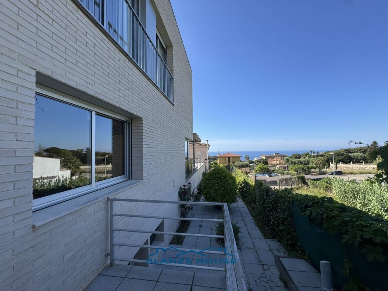 Vista exterior de Casa o xalet en venda en Lloret de Mar amb Aire condicionat, Calefacció i Jardí privat