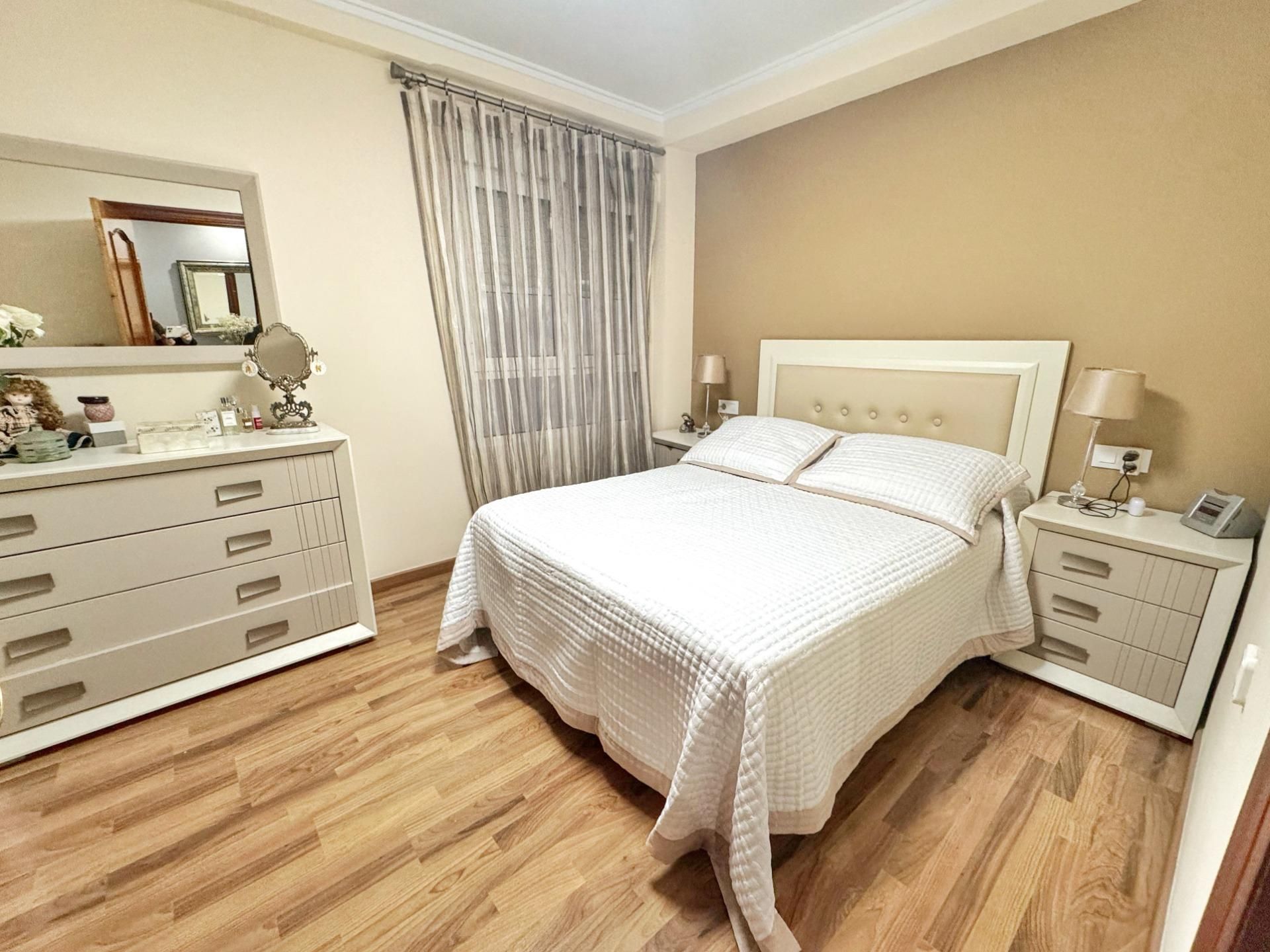 Bedroom of Flat for sale in Elda