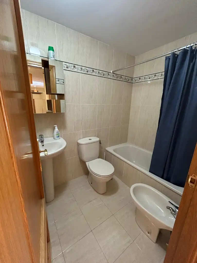 Baño de Apartamento de alquiler en Foz con Amueblado y Se aceptan mascotas