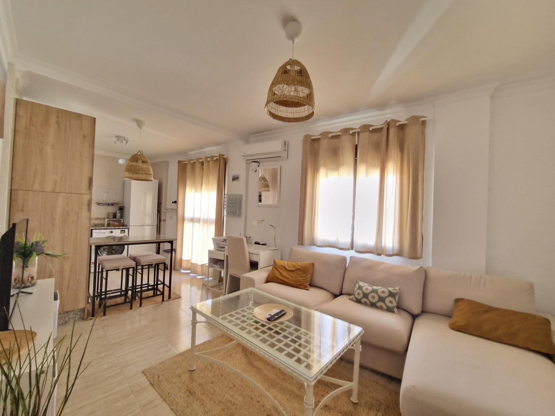 Living room of Flat to rent in El Puerto de Santa María  with Air Conditioner, Heating and Balcony