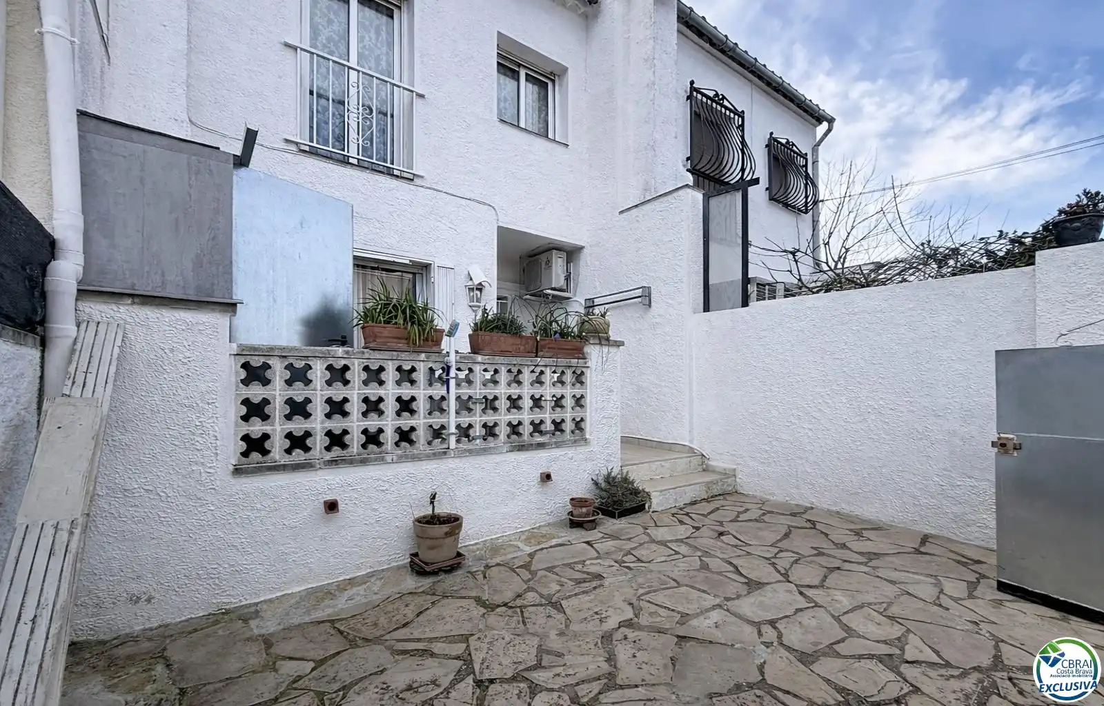 Exterior view of Houses for sale in Empuriabrava  with Air Conditioner, Heating and Private garden