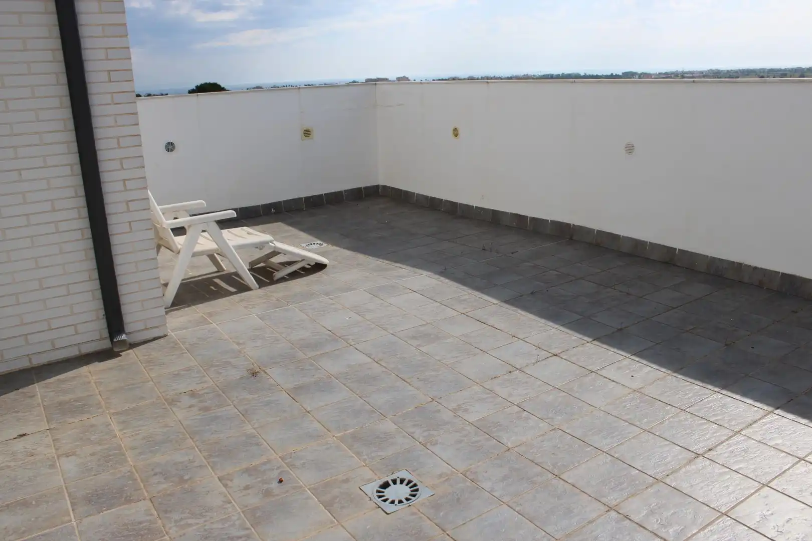 Terrassa de Casa o xalet en venda en Oliva amb Aire condicionat, Jardí privat i Terrassa