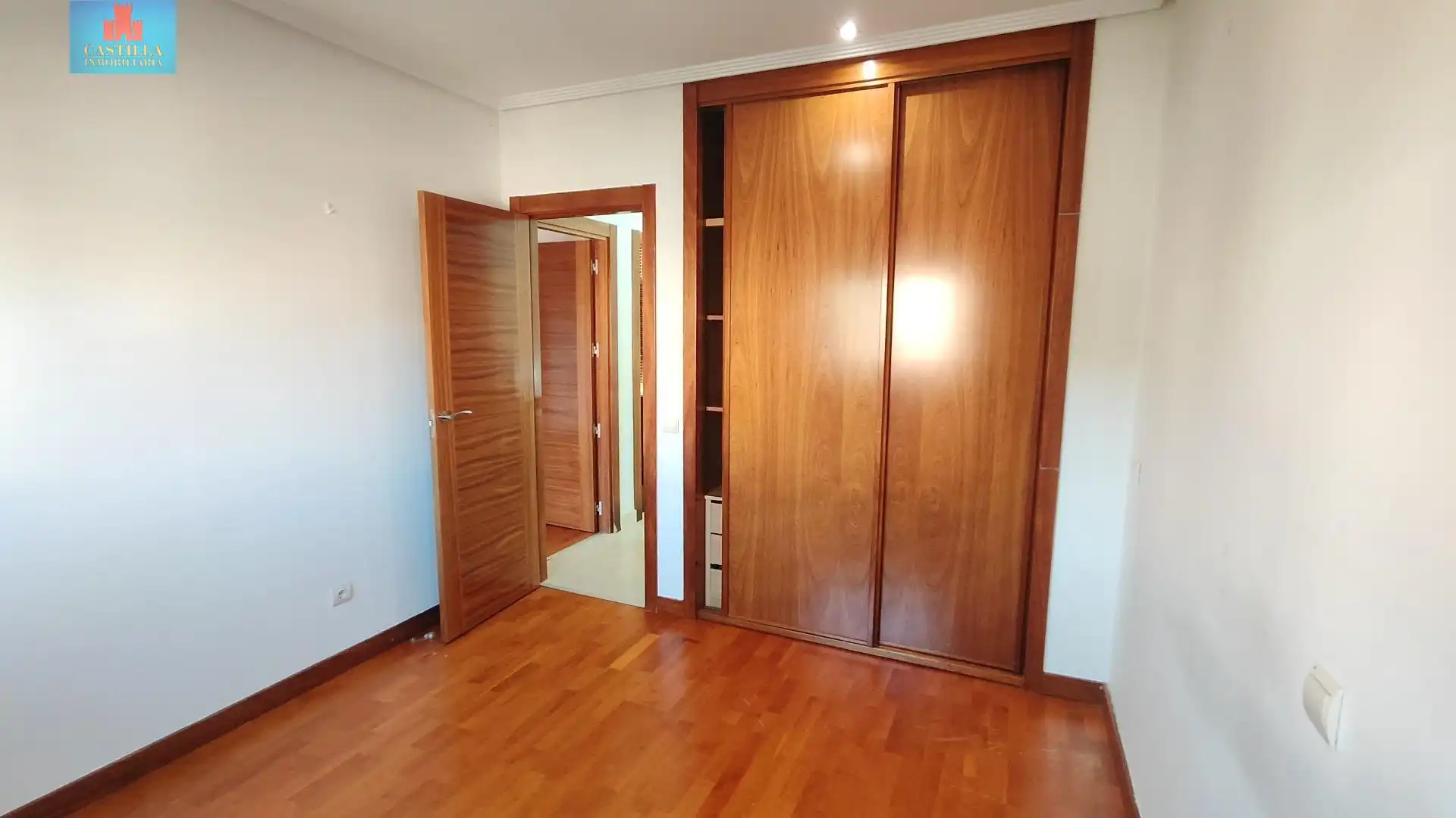 Dormitori de Casa adosada en venda en Hervencias