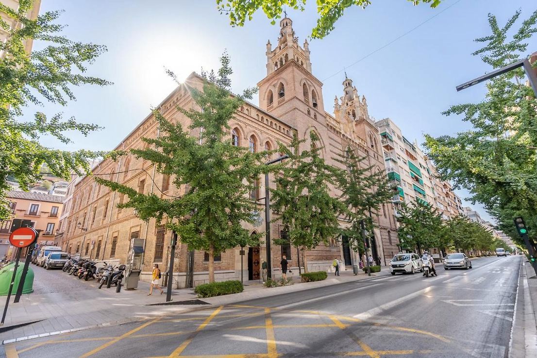 Vista exterior de Pis de lloguer en  Granada Capital amb Moblat i TV