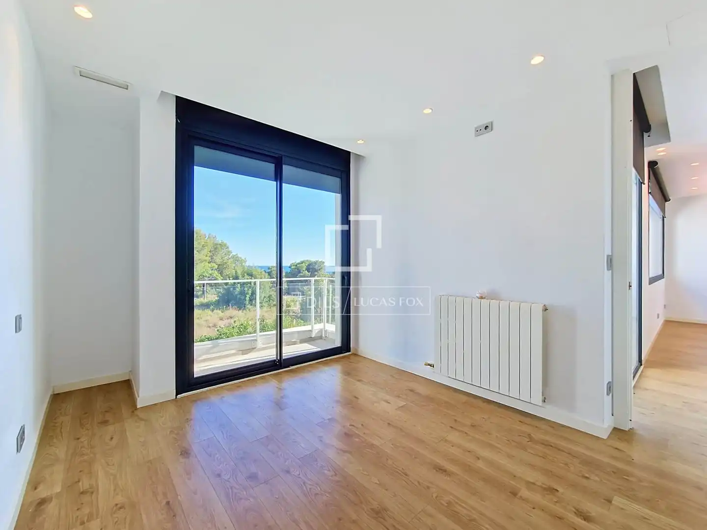 Schlafzimmer von Haus oder Chalet zum Verkauf in Vilanova i la Geltrú mit Klimaanlage, Heizung und Privatgarten