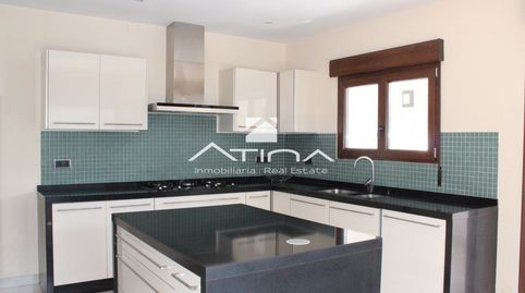 Chalet todeado de naturaleza y vistas abiertas a la Montaña situado en La Drova, imagen 4