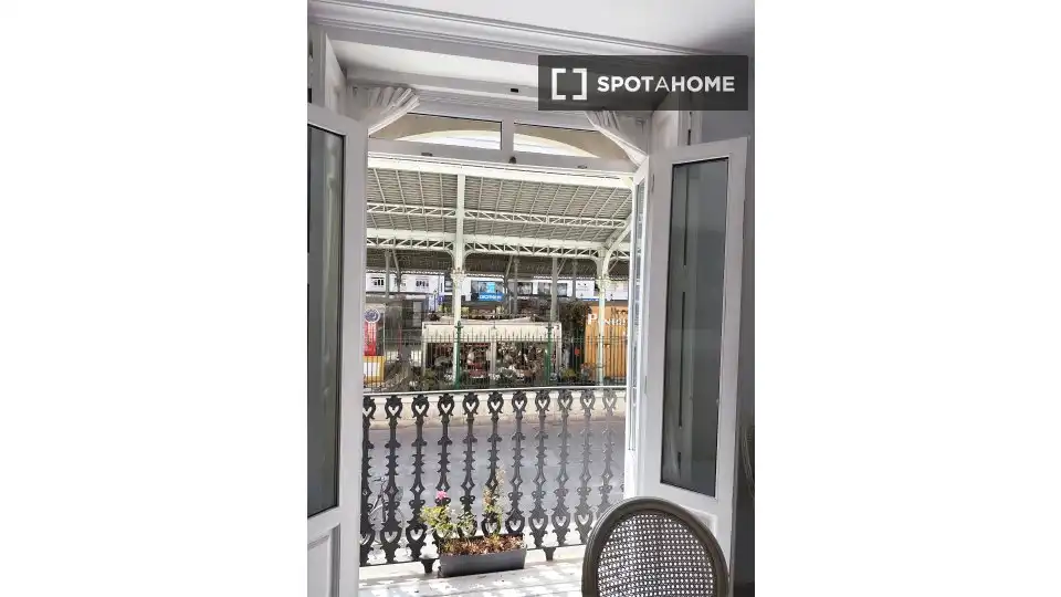 Terraza de Apartamento para compartir en Valencia con Aire acondicionado, Calefacción y Terraza