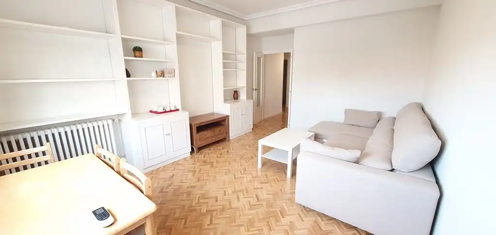 Wohnzimmer von Wohnungen zur Miete in Madrid mit Klimaanlage, Heizung und Parkett