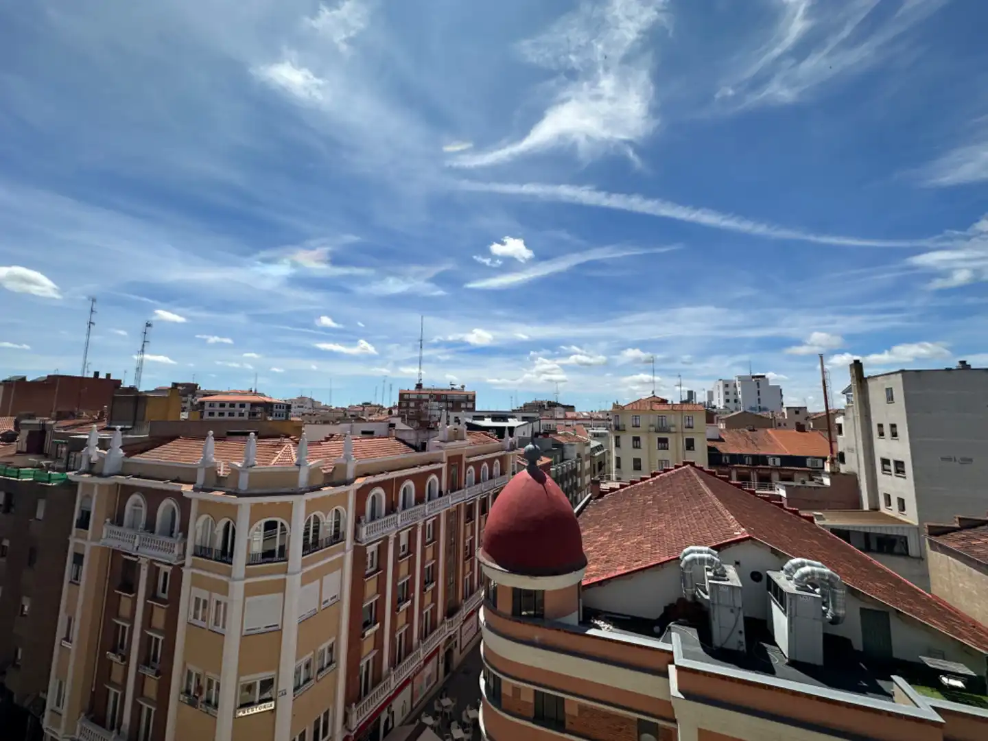 Außenansicht von Wohnung zum Verkauf in Valladolid mit Heizung, Parkett und Terrasse