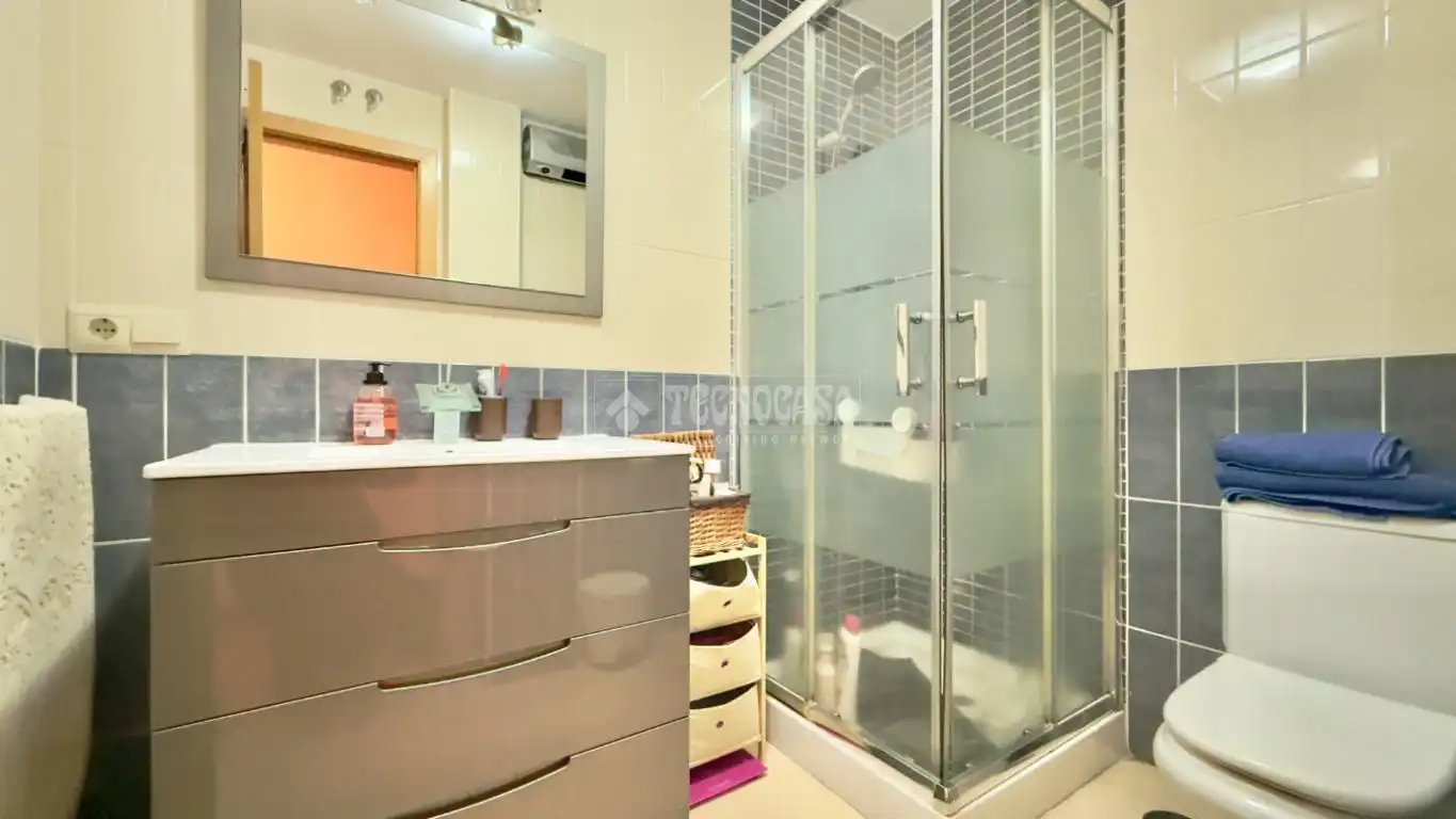 Piso en venta en C. Bécquer, Fuensalida