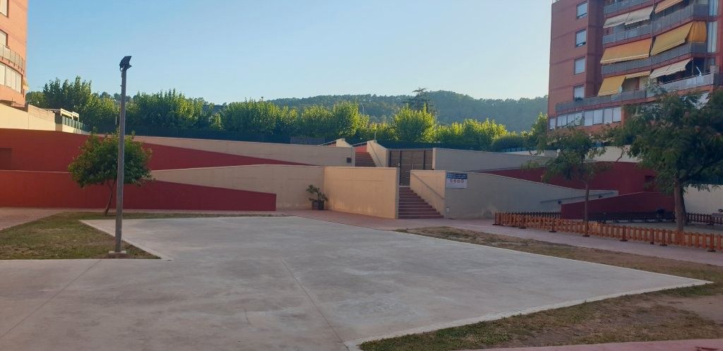 Exterior view of Duplex for sale in Sant Andreu de la Barca  with Air Conditioner, Heating and Private garden