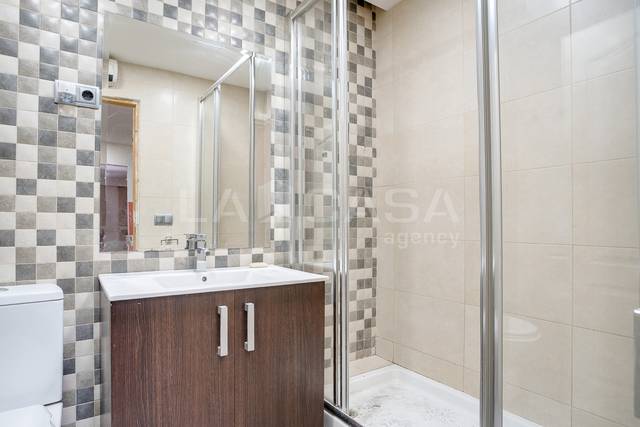 Local comercial en Venta en La Verneda i la Pau