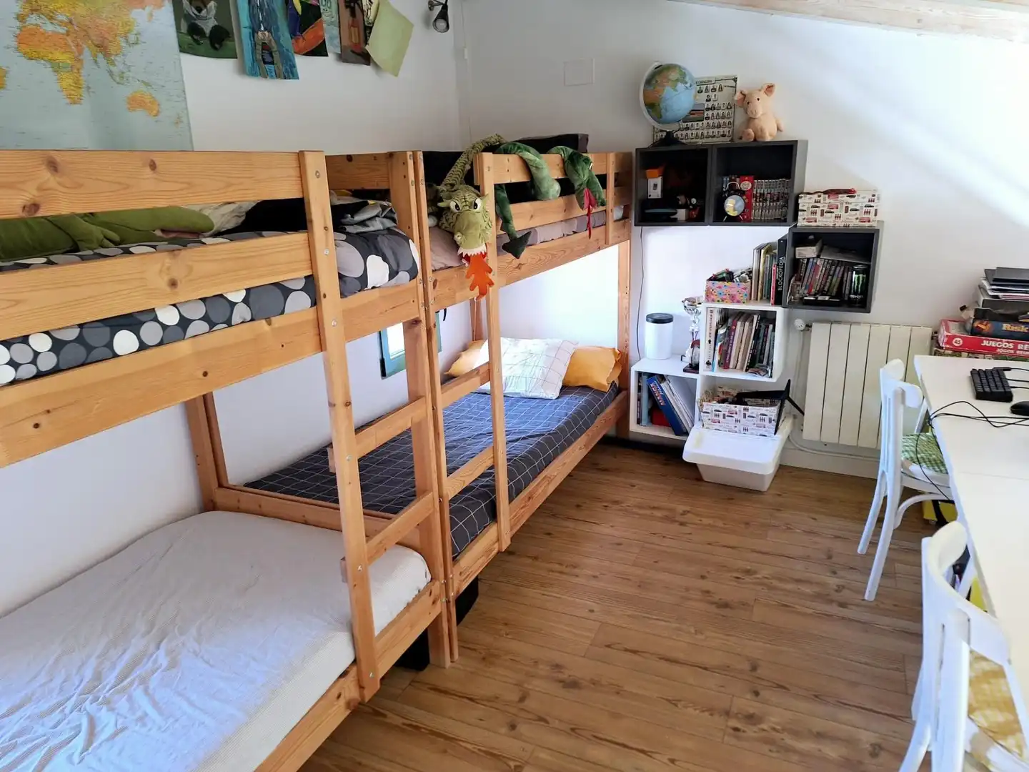 Habitación de Casa adosada en venta en El Pinós / Pinoso con Aire acondicionado, Calefacción y Terraza