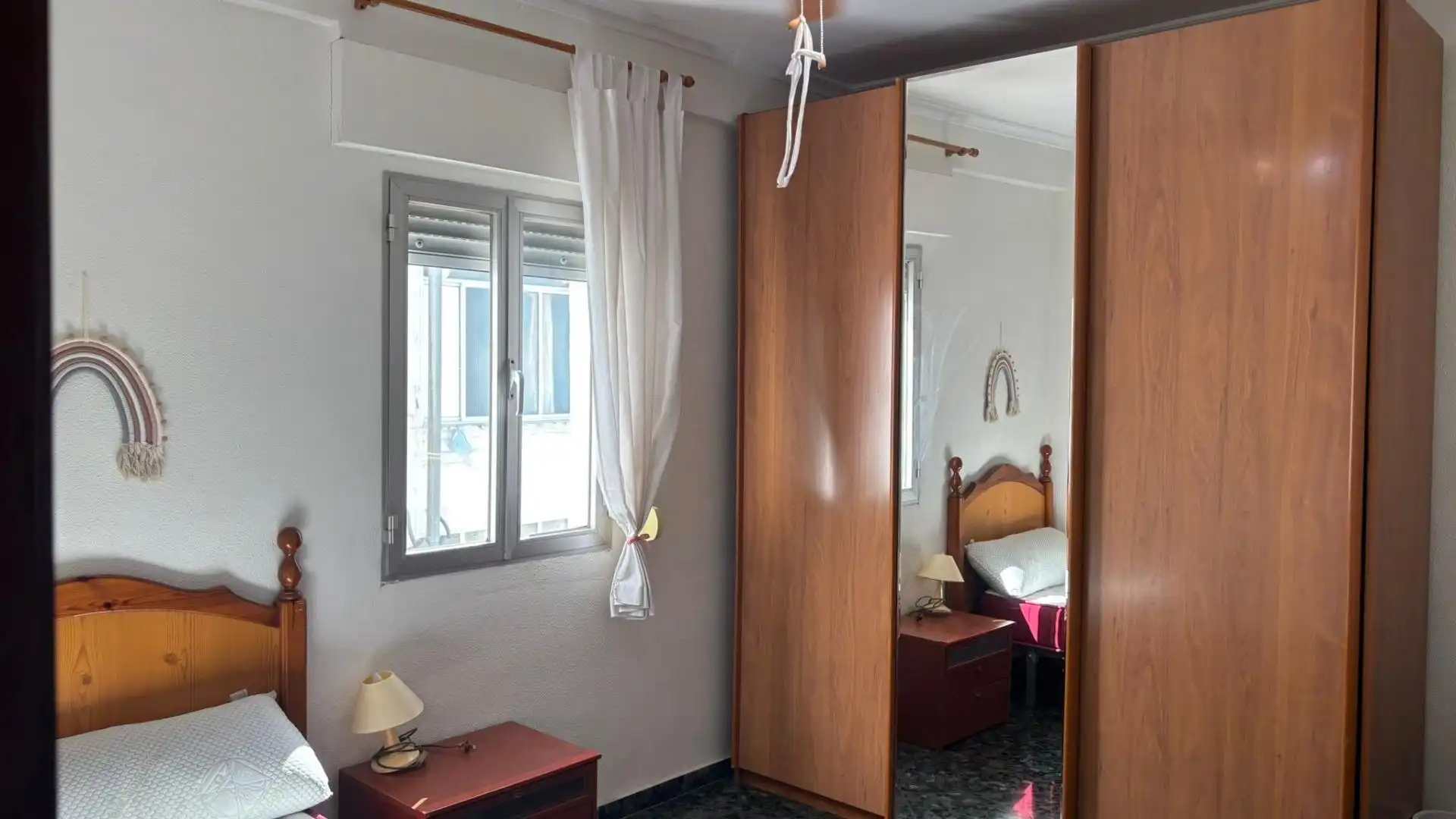 Room in Calle LOZOYA, El Plantinar – Avda. La Paz - El Juncal