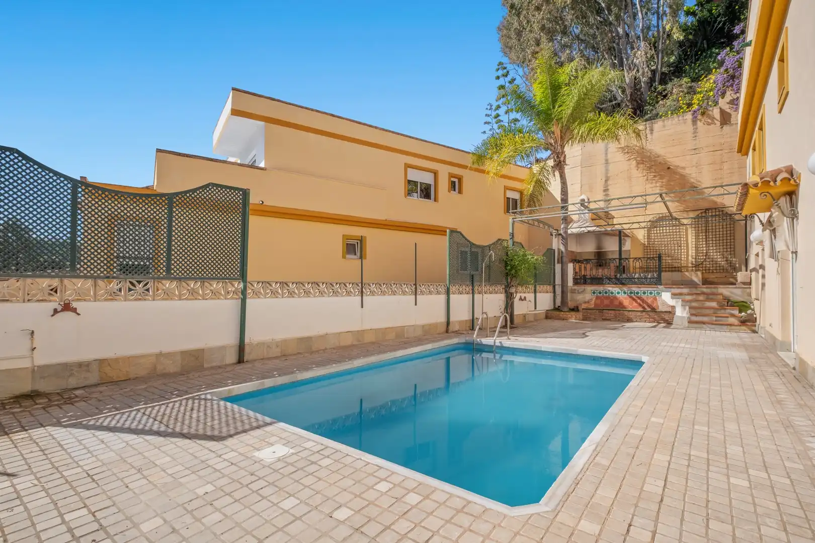 Swimming pool of Detached homes for sale in Málaga  with Air Conditioner, Terrace and Swimming Pool
