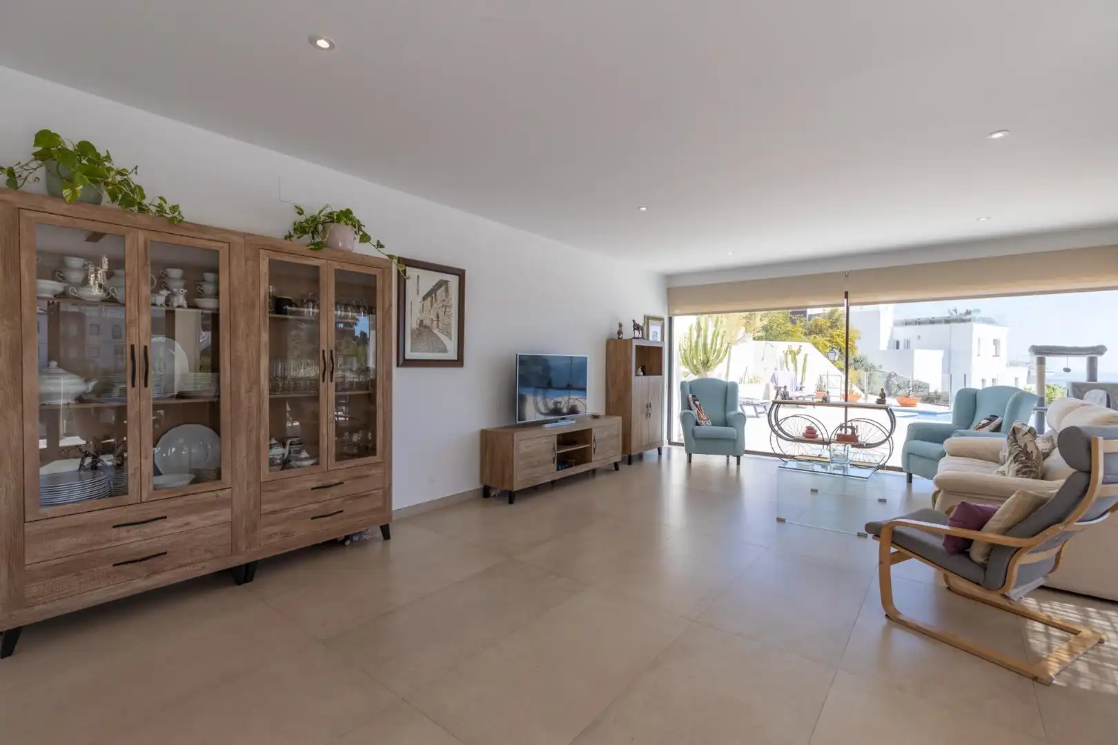 Sala d'estar de Casa o xalet en venda en Salobreña amb Aire condicionat, Jardí privat i Piscina