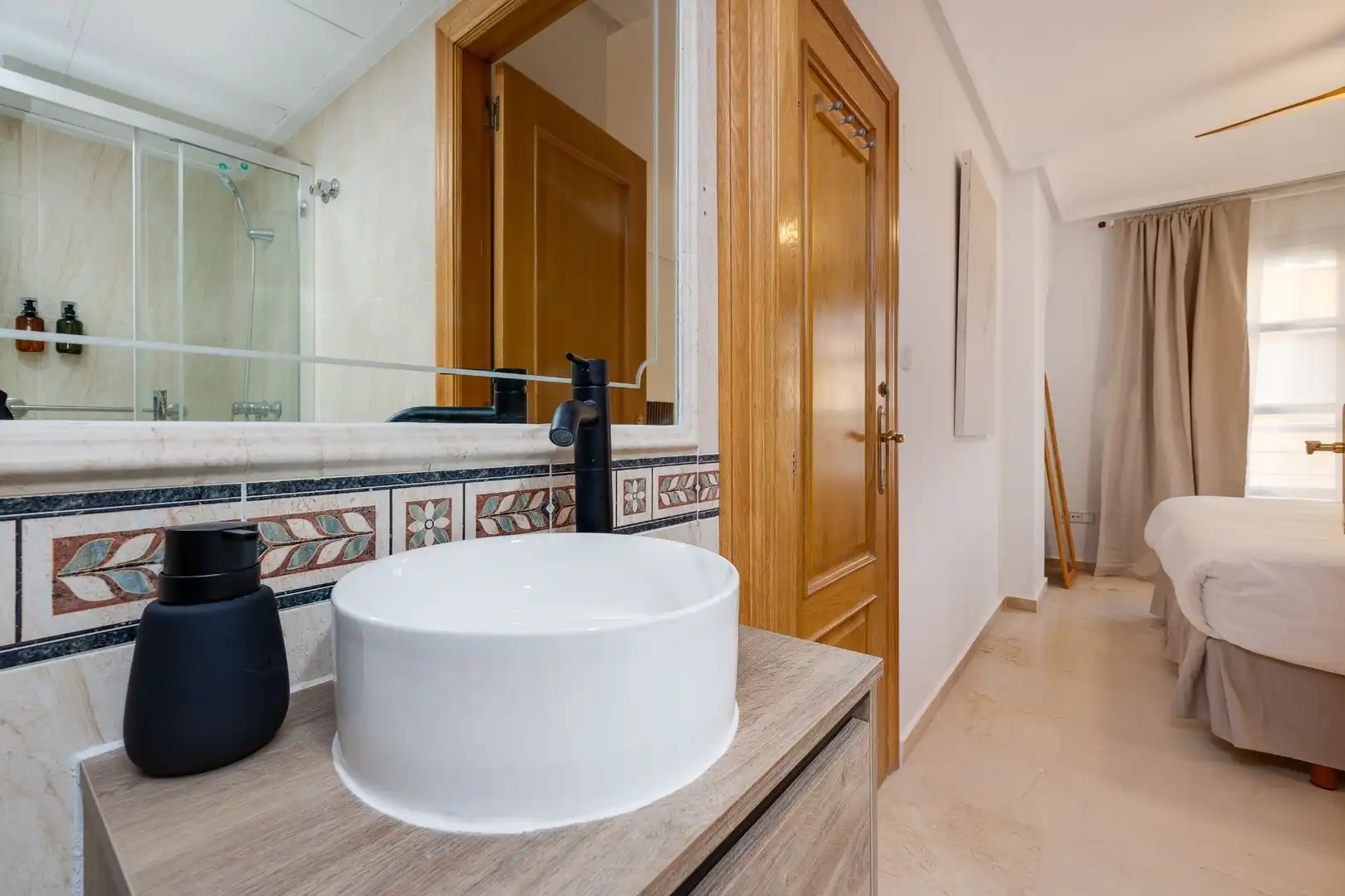 Bathroom of Flat for rent in Torrevieja  with Terrace and Furnished