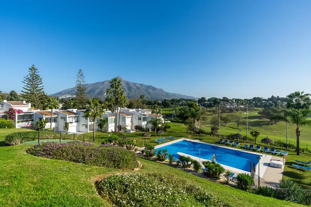 Ático con piscina en venta en Nueva Andalucía