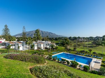 Àtic amb piscina en venda a Nueva Andalucía