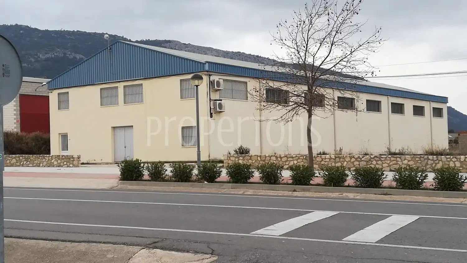 Nau industrial en venda a Biar, Biar