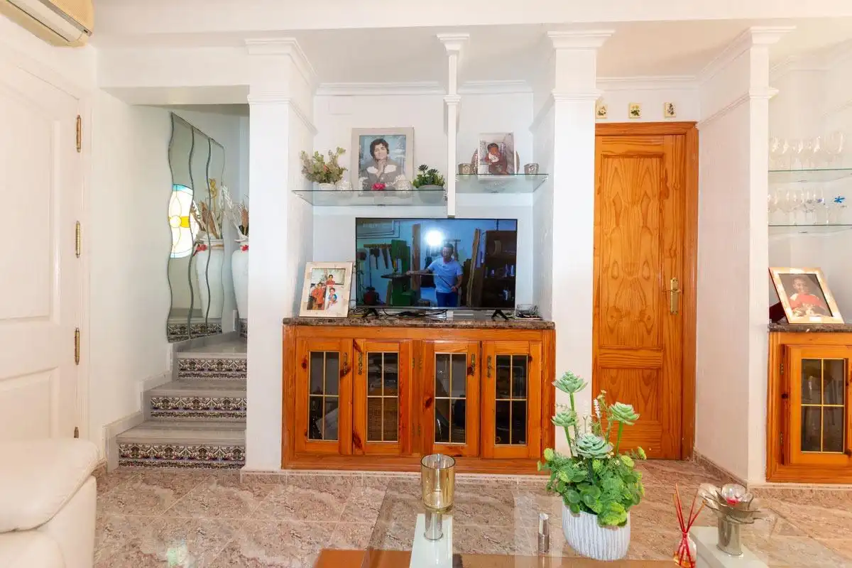 Casa adosada en venda en Orihuela amb Jardí privat, Terrassa i Piscina comunitària