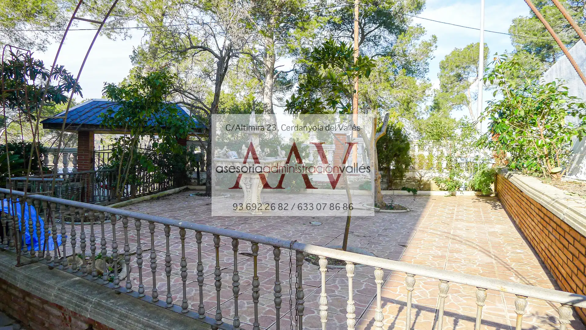 Jardí de Casa o xalet en venda en Cerdanyola del Vallès amb Aire condicionat, Calefacció i Jardí privat