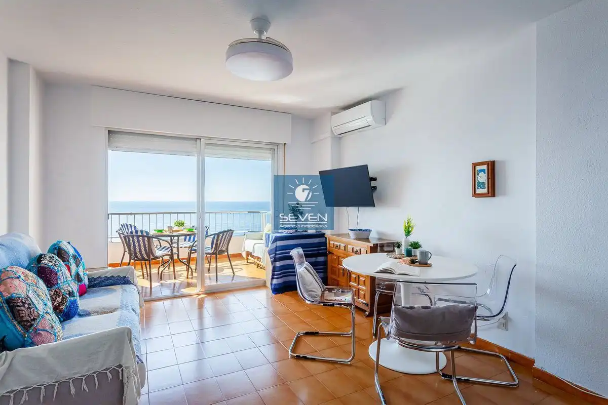 Dormitori de Apartament de lloguer en Almuñécar amb Aire condicionat, Calefacció i Terrassa