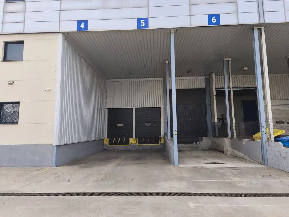 Außenansicht von Fabrikhallen zur Miete in El Prat de Llobregat