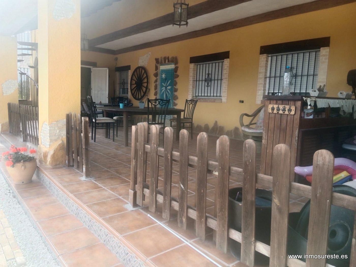 Terrassa de Finca rústica en venda en Orihuela amb Aire condicionat, Jardí privat i Piscina