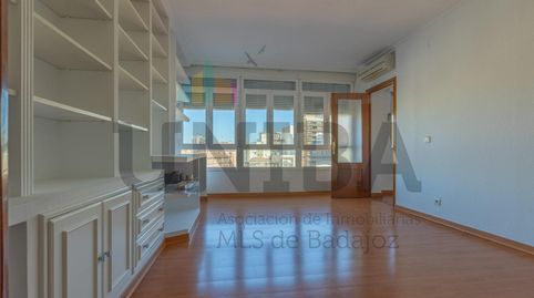 Foto 5 de Piso en venta en Calle Calle de Enrique Segura Otaño, Santa Marina, Badajoz Capital