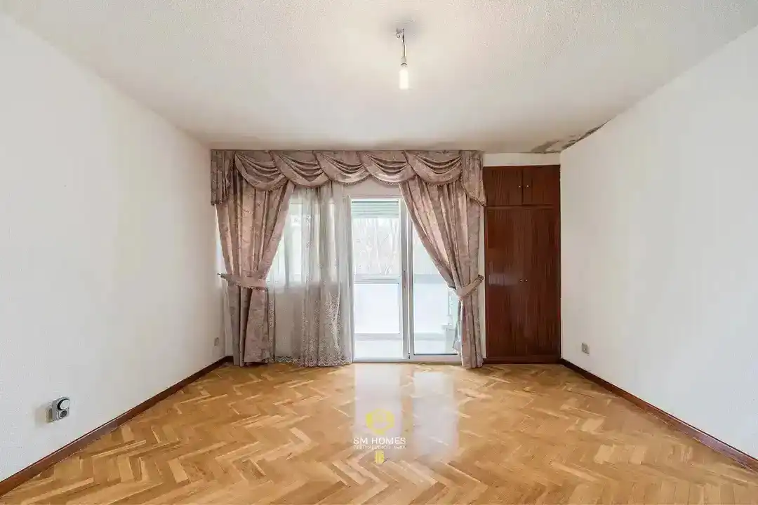 Wohnung zum Verkauf in Coslada mit Heizung, Parkett und Terrasse