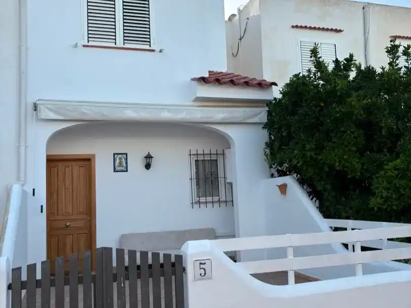 Exterior view of Flat for rent in Sant Josep de sa Talaia  with Air Conditioner, Private garden and Furnished